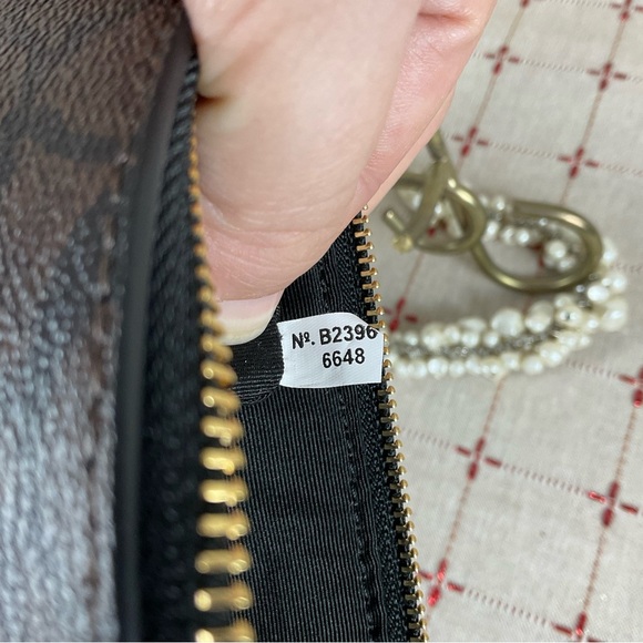 COACH Signature Large Corner Zip Wristlet Wallet Clutch Lg Logo 6648 IMAA8 New - Picture 6 of 7
